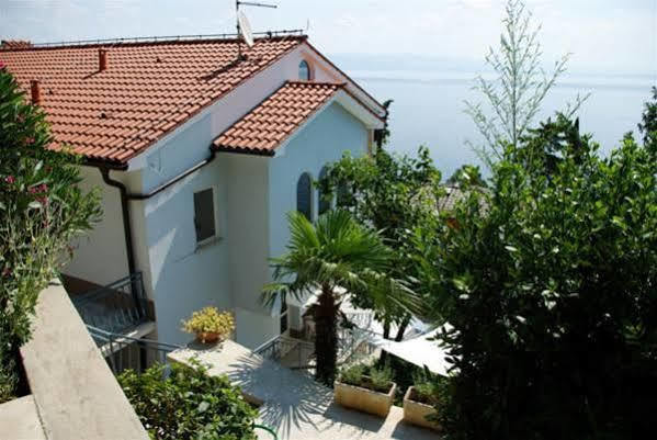 Apartments Gea Mošćenička Draga Exteriör bild