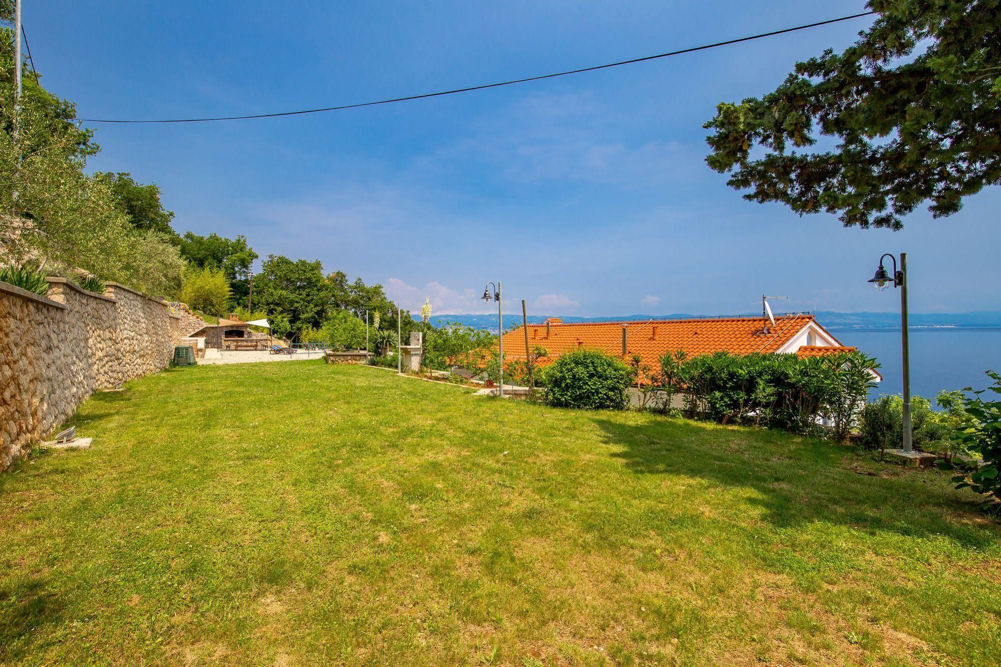 Apartments Gea Mošćenička Draga Exteriör bild